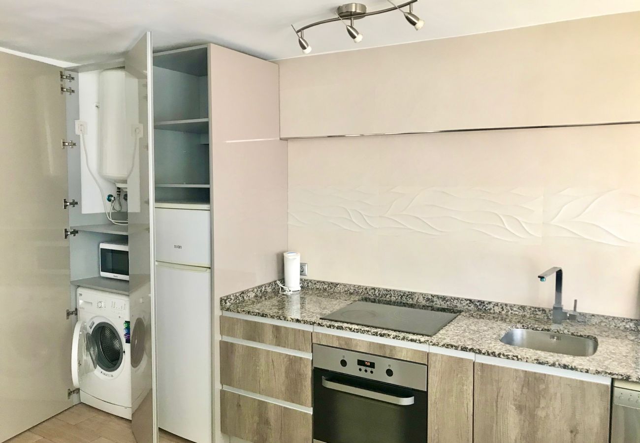 Apartamento en Benidorm - RECENTLY REFURBISHED CENTER APARTMENT R017