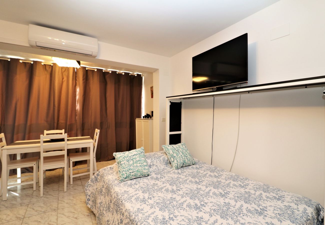 Apartamento en Benidorm - VERSALLES POOL LEVANTE R161