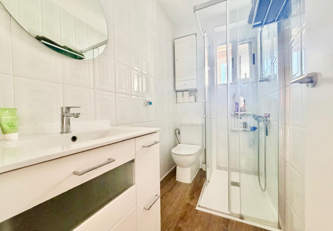 Apartamento en Benidorm - NEW TOWN LEVANTE BEACH APARTMENT (R192)