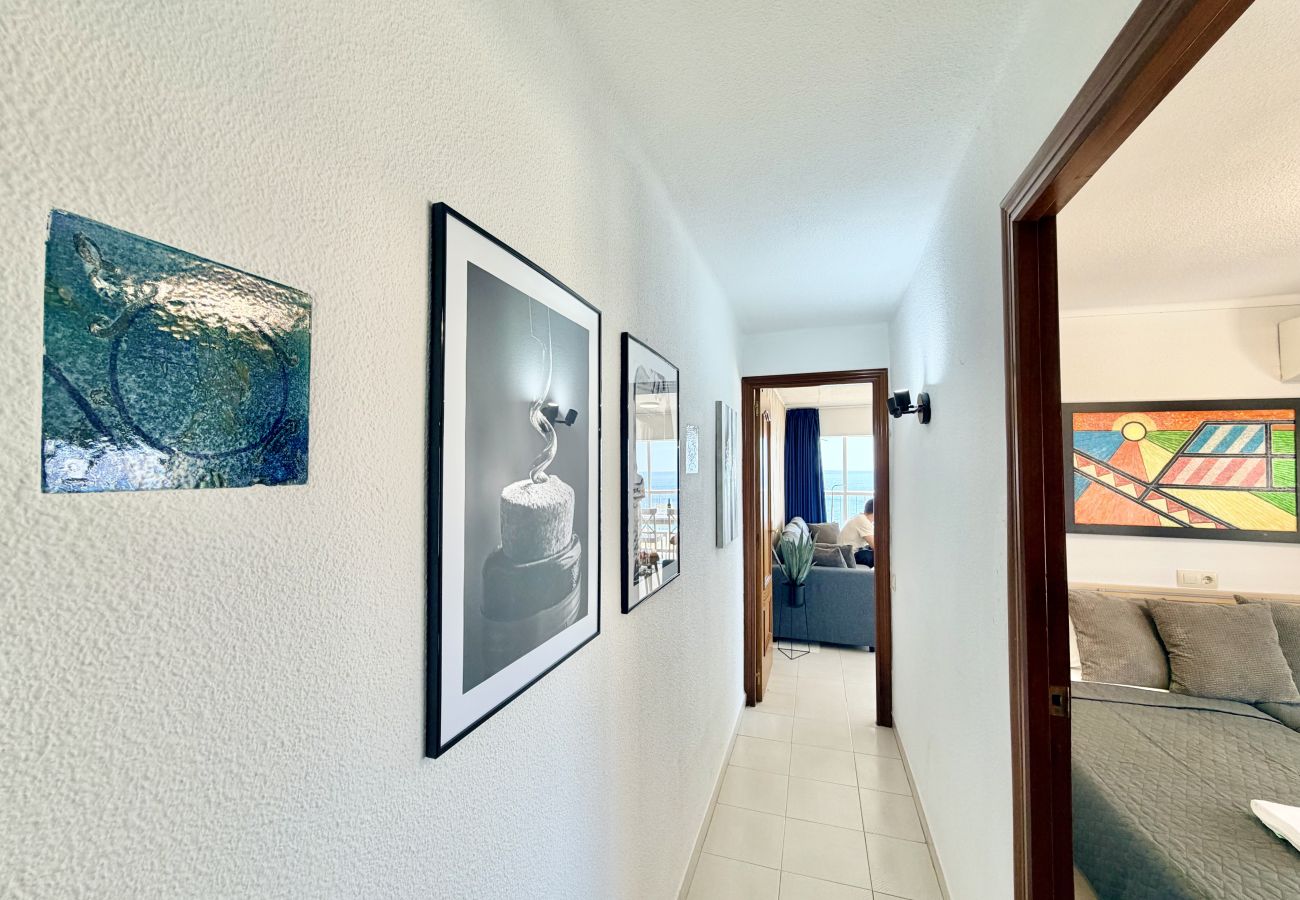 Apartamento en Benidorm - SEAFRONT BEACH STUNNING VIEWS APARTMETNT (R194)