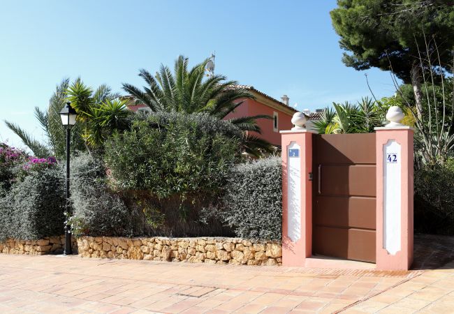  in Finestrat - R489 LUXURY VILLA LOCATED IN THE EXCLUSIVE AREA OF