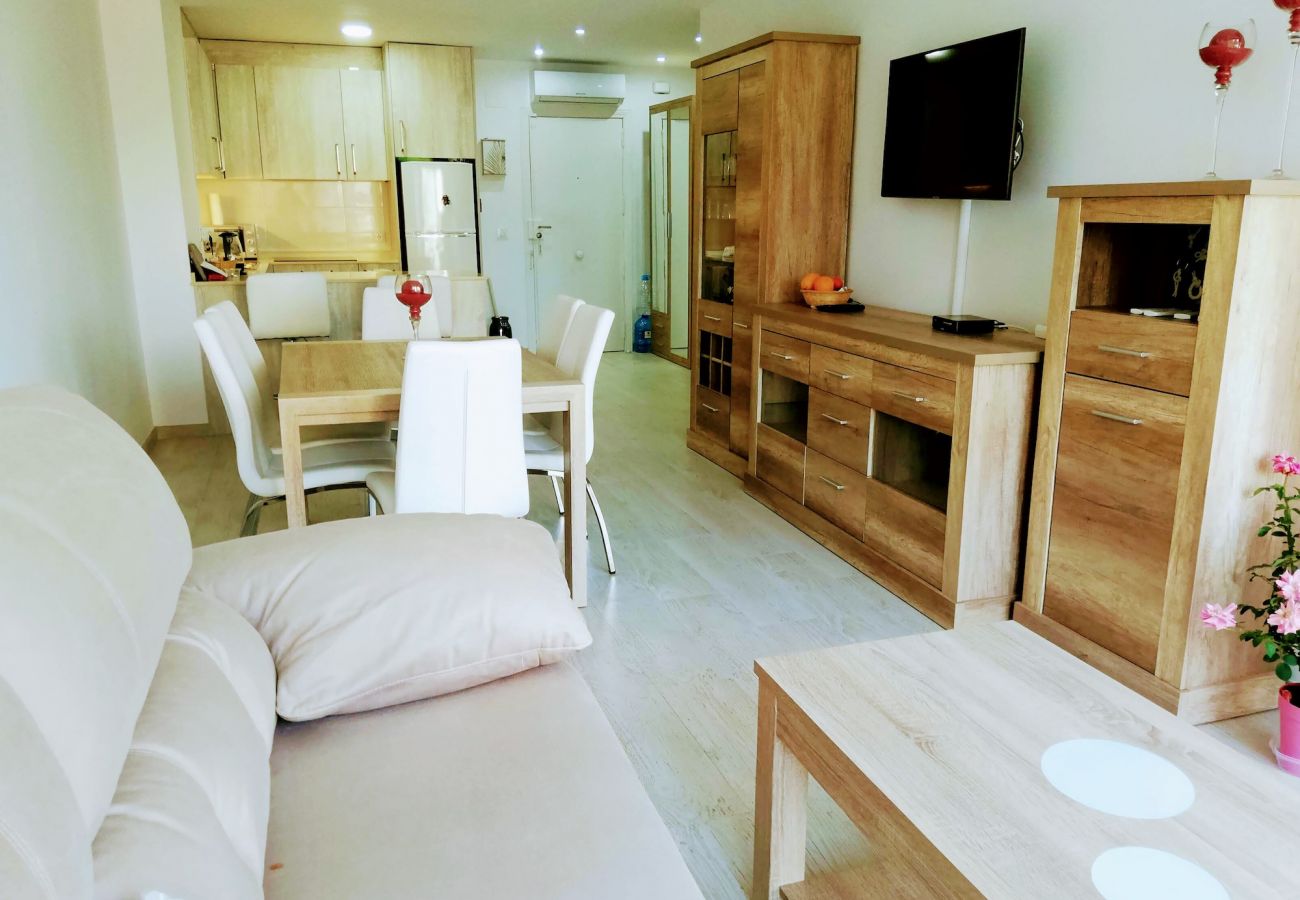 Apartment in Benidorm - WIFI LUXURY MODERN APARTMENT R056