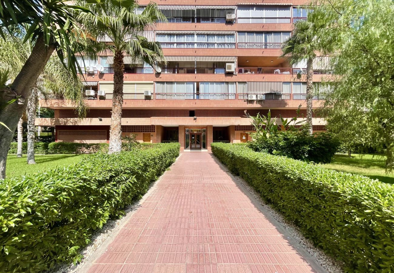 Apartment in Benidorm - WIFI LUXURY MODERN APARTMENT R056