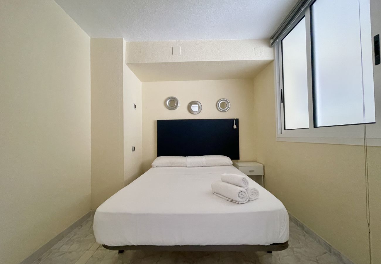 Apartment in Benidorm - MAGNIFICENT MEDITERRANEO APARTMENT R057