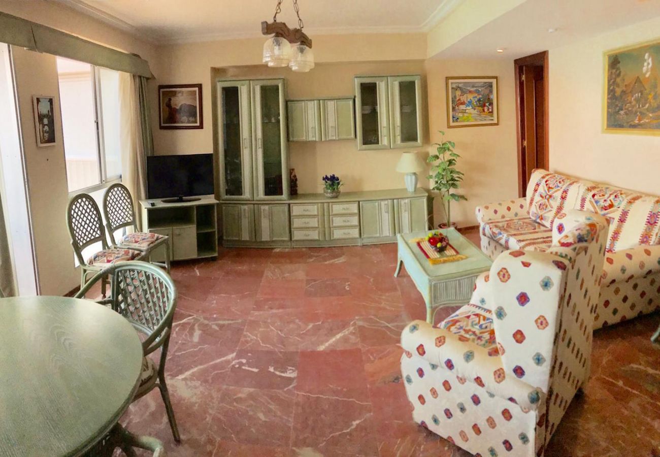 Apartment in Benidorm - LOVELY LEVANTE SEAFRONT BLUELINE R052