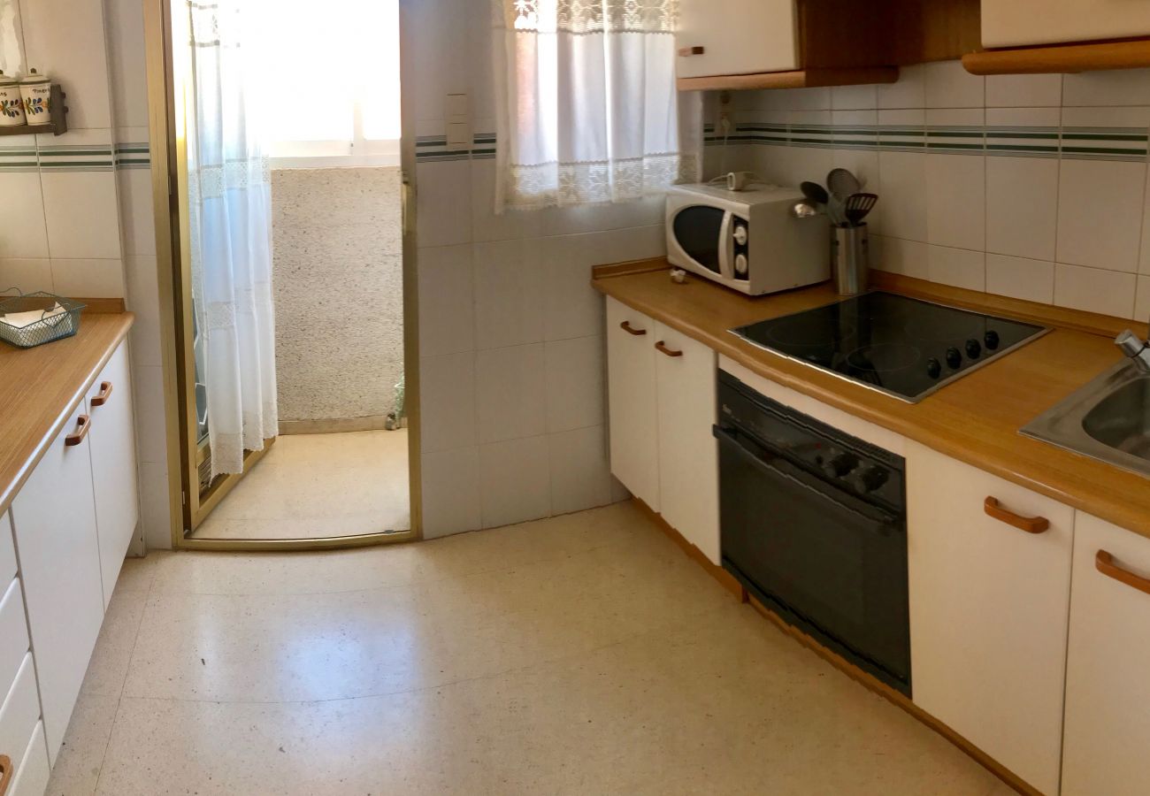 Apartment in Benidorm - APARTMENT IN PONIENTE BEACH R033