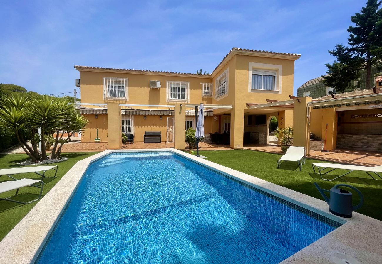 Villa in Benidorm - VILLA BENIDORM LEVANTE BEACH BLUELINE R002