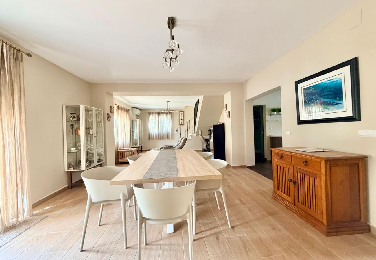 Villa in Benidorm - VILLA BENIDORM LEVANTE BEACH BLUELINE R002