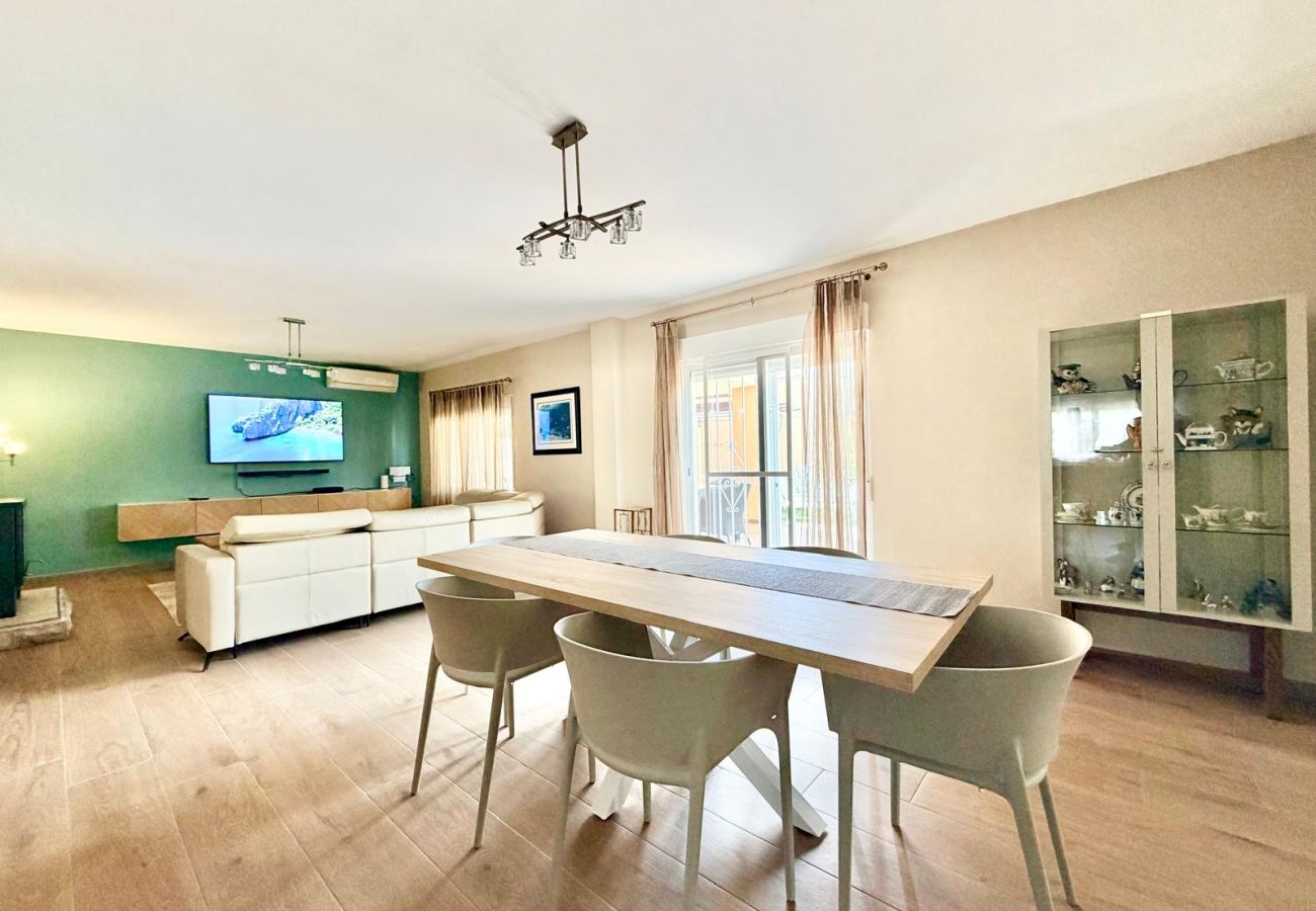 Villa in Benidorm - VILLA BENIDORM LEVANTE BEACH BLUELINE R002