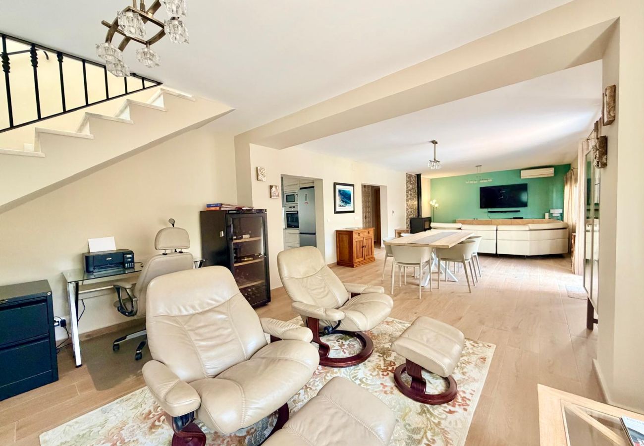Villa in Benidorm - VILLA BENIDORM LEVANTE BEACH BLUELINE R002