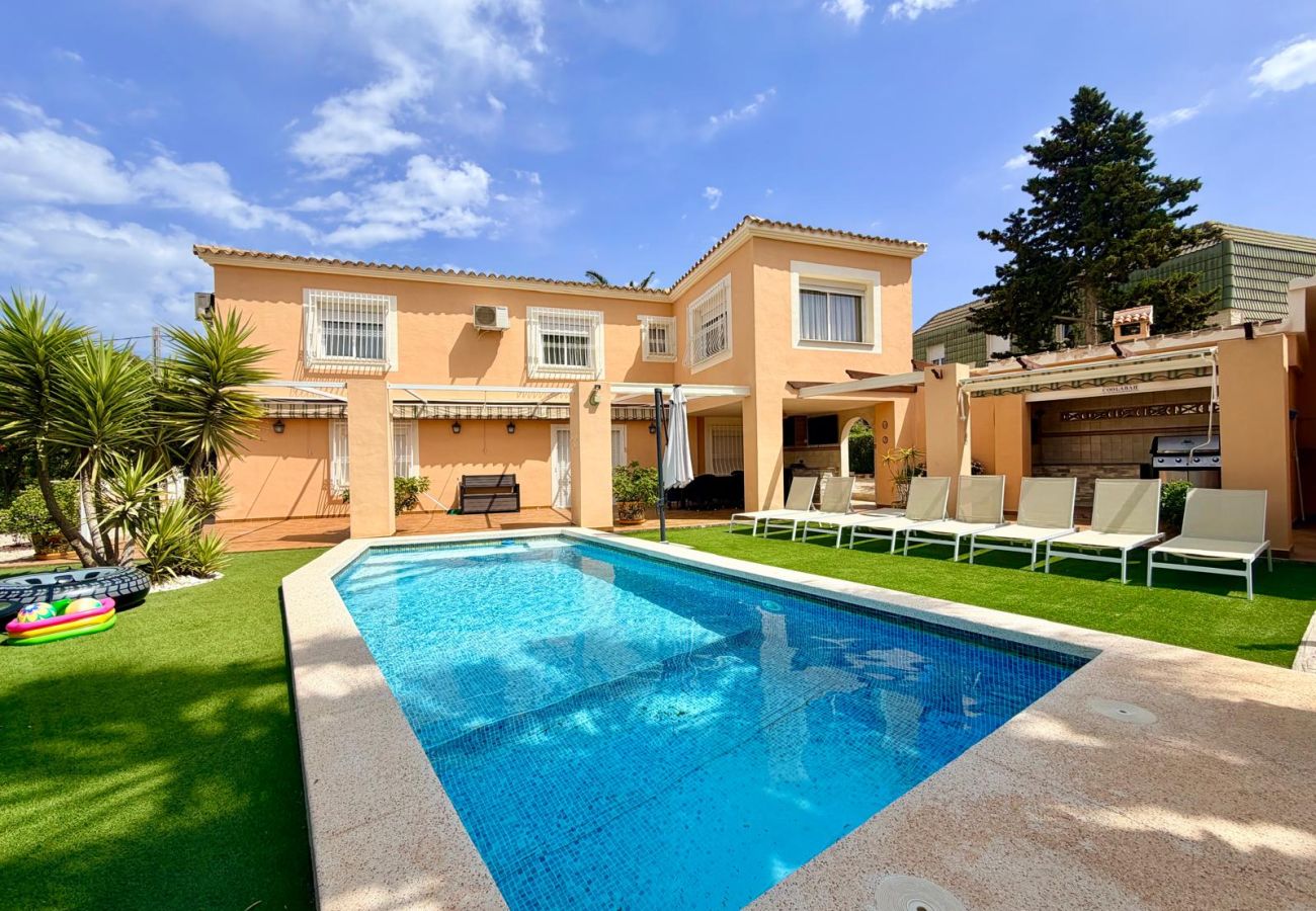Villa in Benidorm - VILLA BENIDORM LEVANTE BEACH BLUELINE R002
