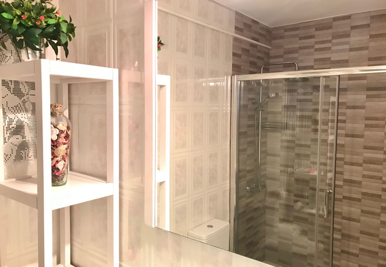 Apartment in Benidorm - MEDITERRANEAN AVENUE APARTMENT R019