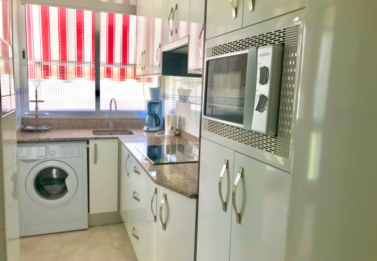 Apartment in Benidorm - MEDITERRANEAN AVENUE APARTMENT R019