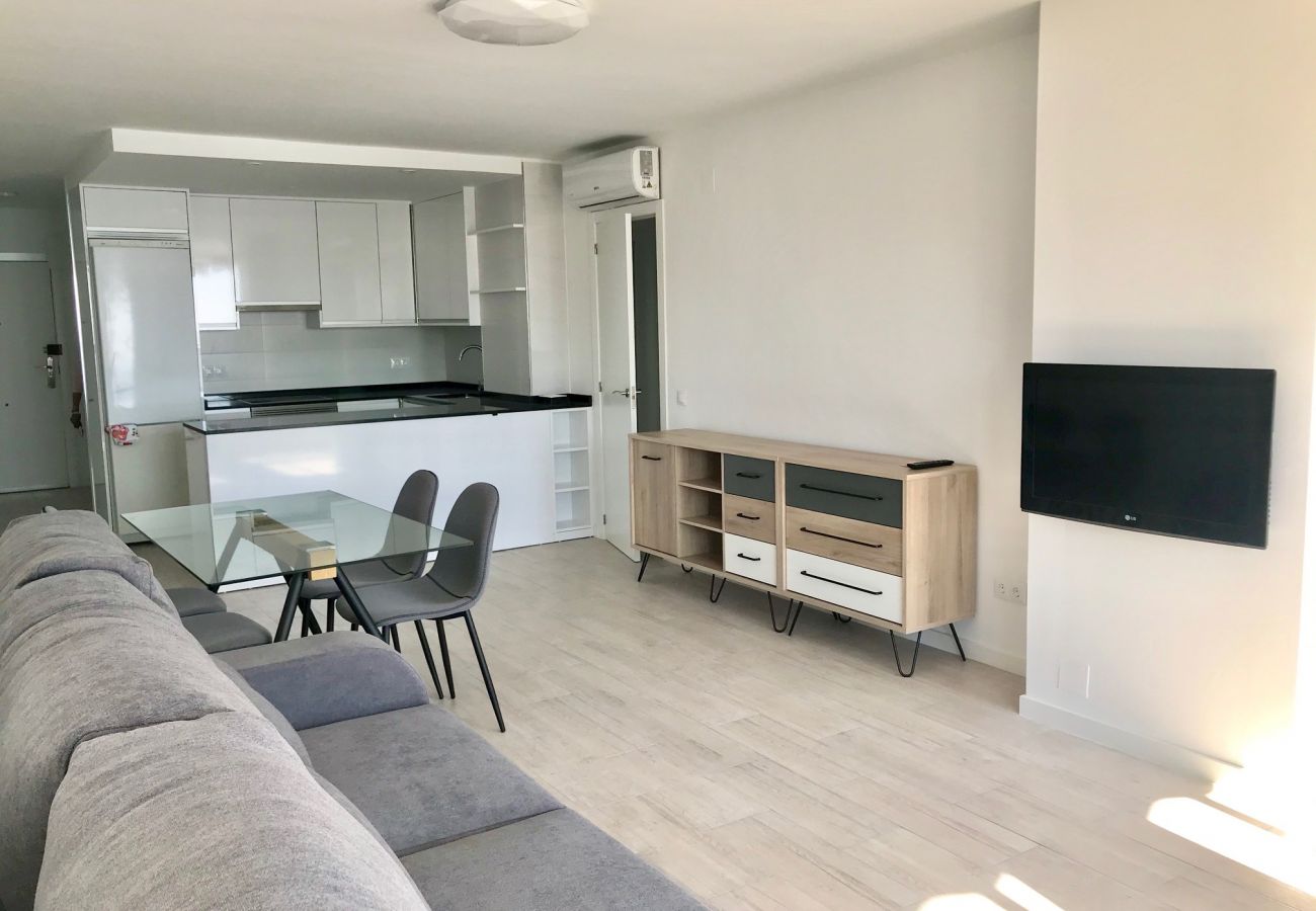 Apartment in Benidorm - MARINA PONIENTE APARTMENT R067