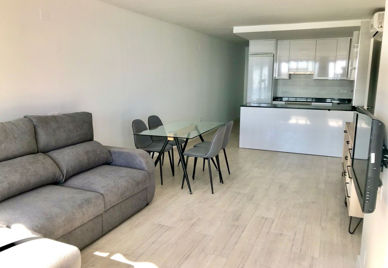 Apartment in Benidorm - MARINA PONIENTE APARTMENT R067