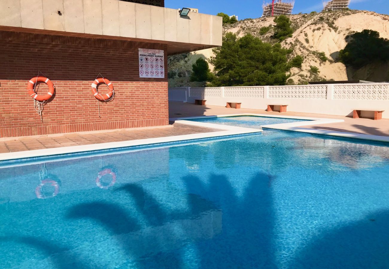 Apartment in Benidorm - MARINA PONIENTE APARTMENT R067