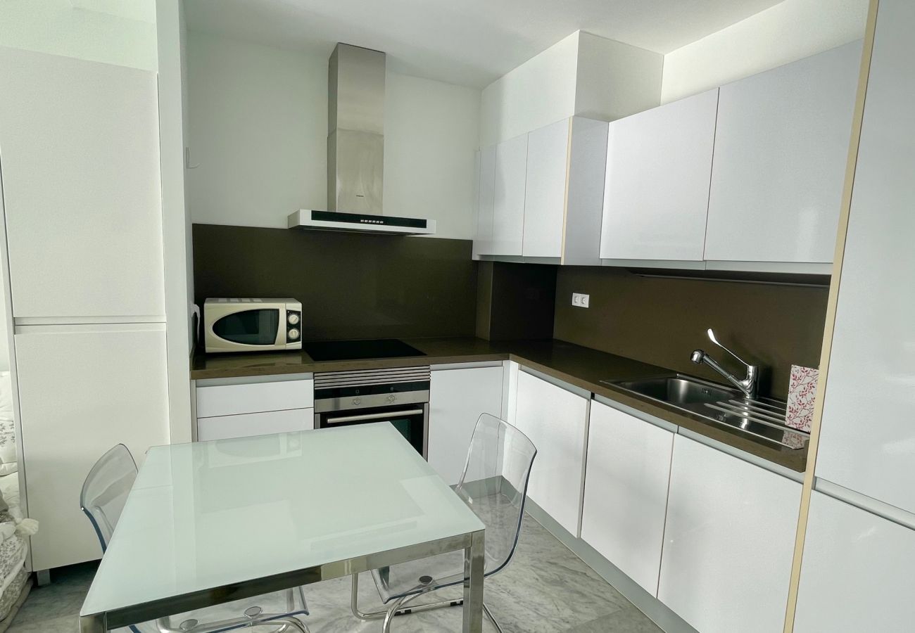 Apartment in Benidorm - MEDITERRANEAN VIEW BENIDORM R078