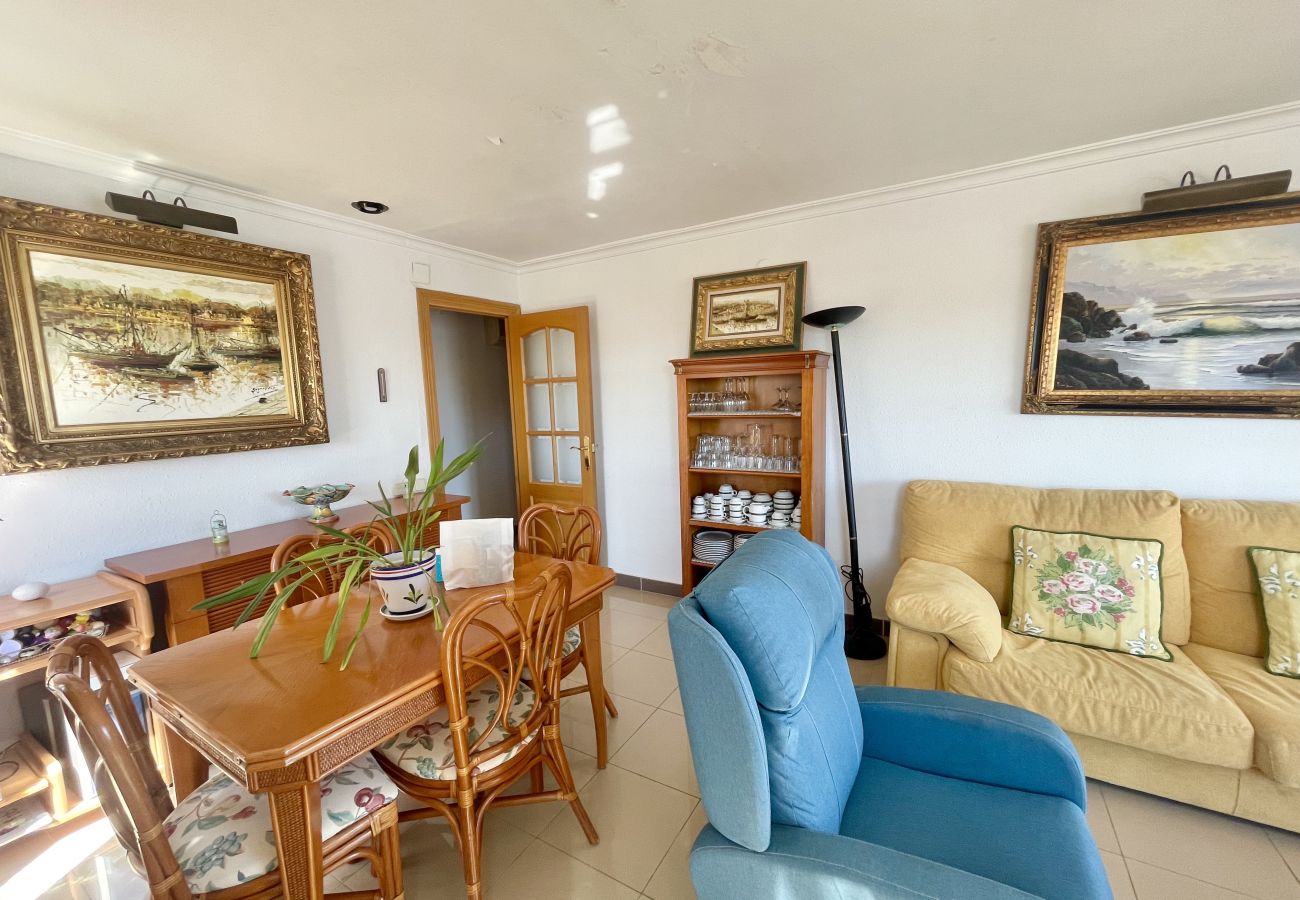 Apartment in Benidorm - FRONT AL MAR LEVANTE BEACH R079