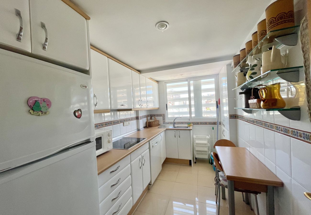 Apartment in Benidorm - FRONT AL MAR LEVANTE BEACH R079