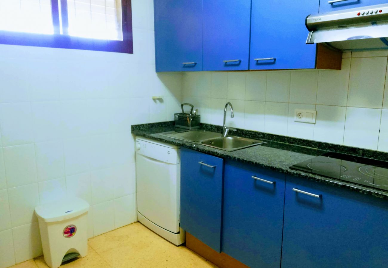 Apartment in Benidorm - APARTAMENTO ENTREPLAYAS 2 R081