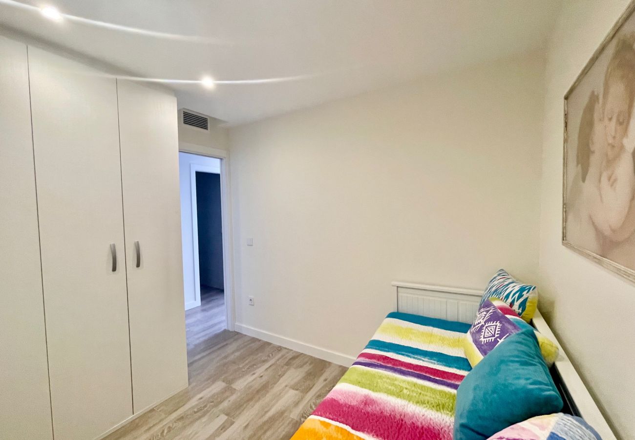 Apartment in Benidorm - GEMELOS 1 MODERN SEAVIEWS R084