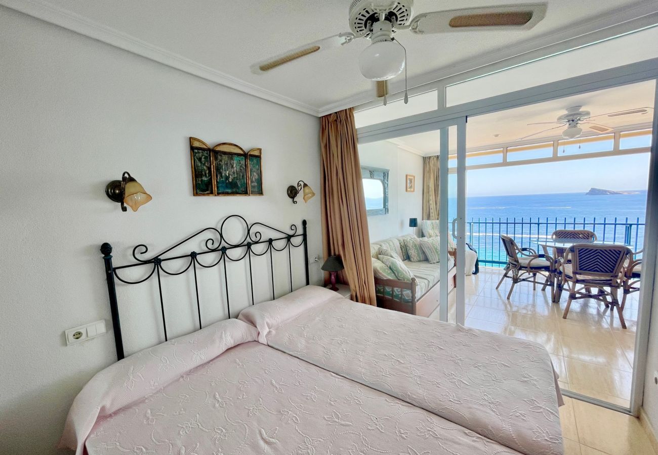 Apartment in Benidorm - LAS PALMERAS SEAFRONT APARTMENT R086
