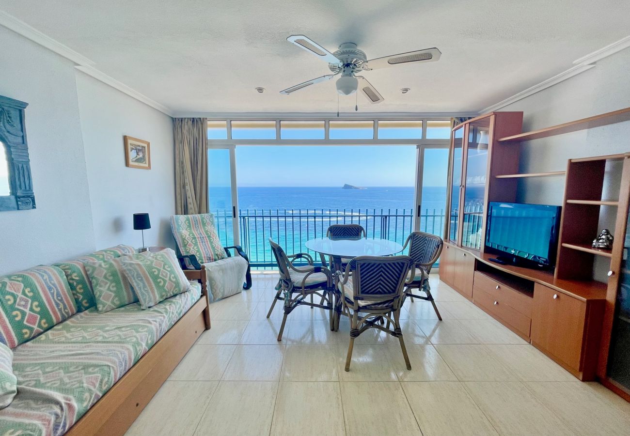 Apartment in Benidorm - LAS PALMERAS SEAFRONT APARTMENT R086