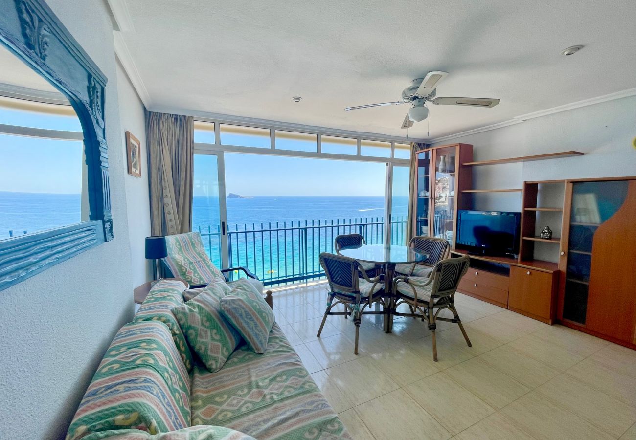 Apartment in Benidorm - LAS PALMERAS SEAFRONT APARTMENT R086