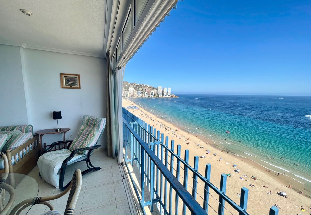 Apartment in Benidorm - LAS PALMERAS SEAFRONT APARTMENT R086