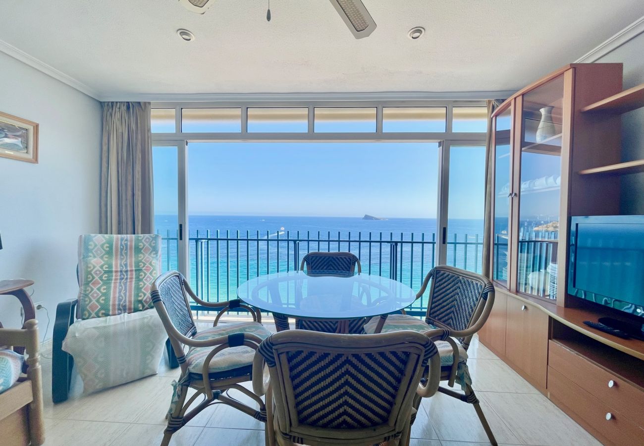 Apartment in Benidorm - LAS PALMERAS SEAFRONT APARTMENT R086