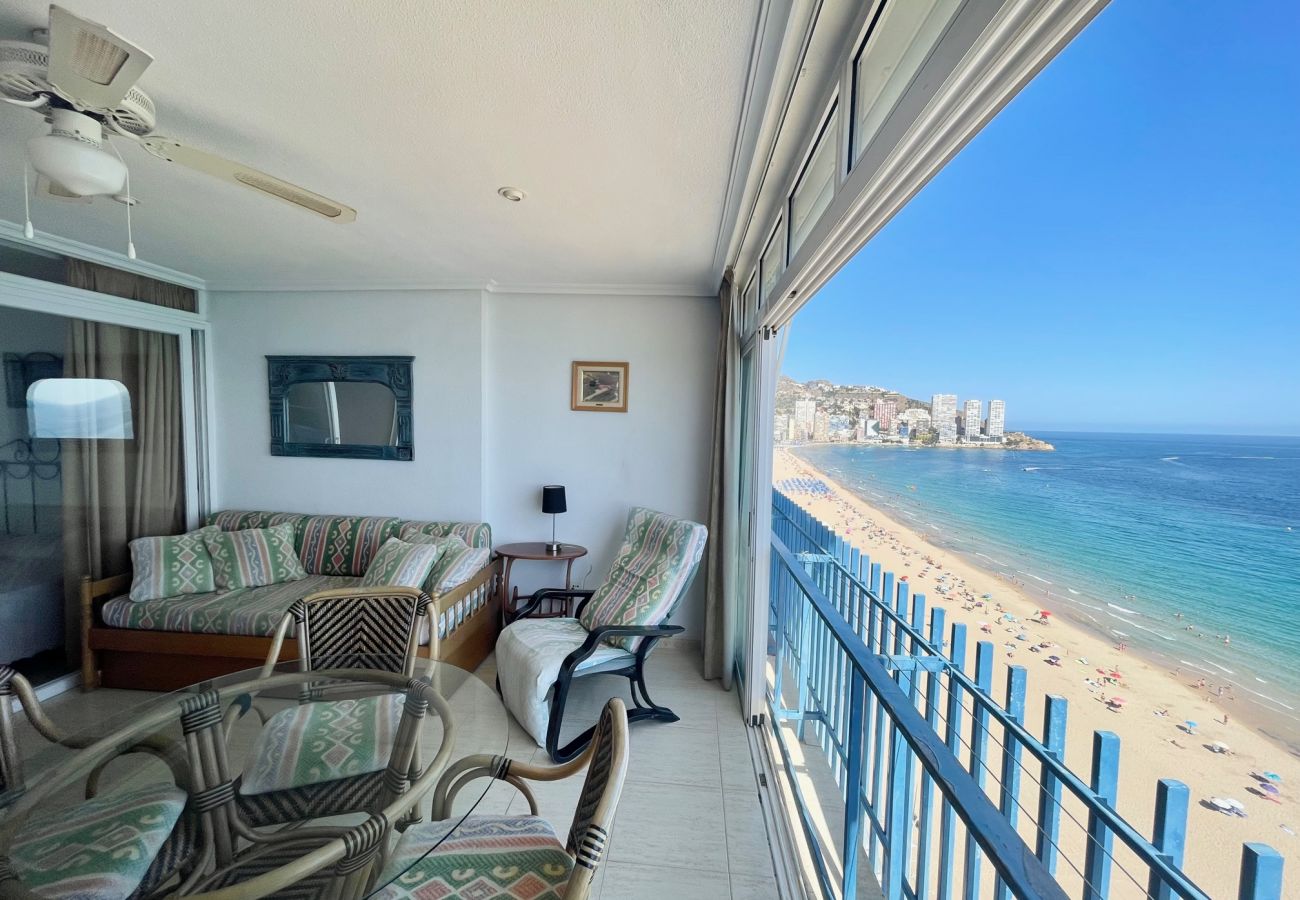 Apartment in Benidorm - LAS PALMERAS SEAFRONT APARTMENT R086