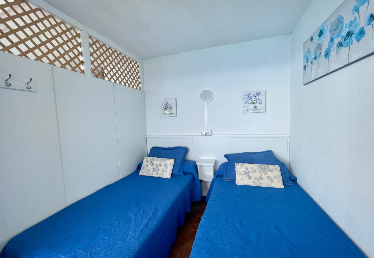 Apartment in Benidorm - LAS PALMERAS SEA VIEW APARTAMENT R087