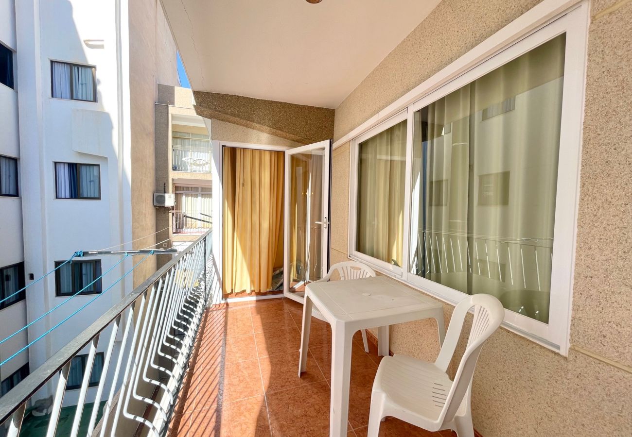 Apartment in Benidorm - ASTORIA LEVANTE BEACH R096