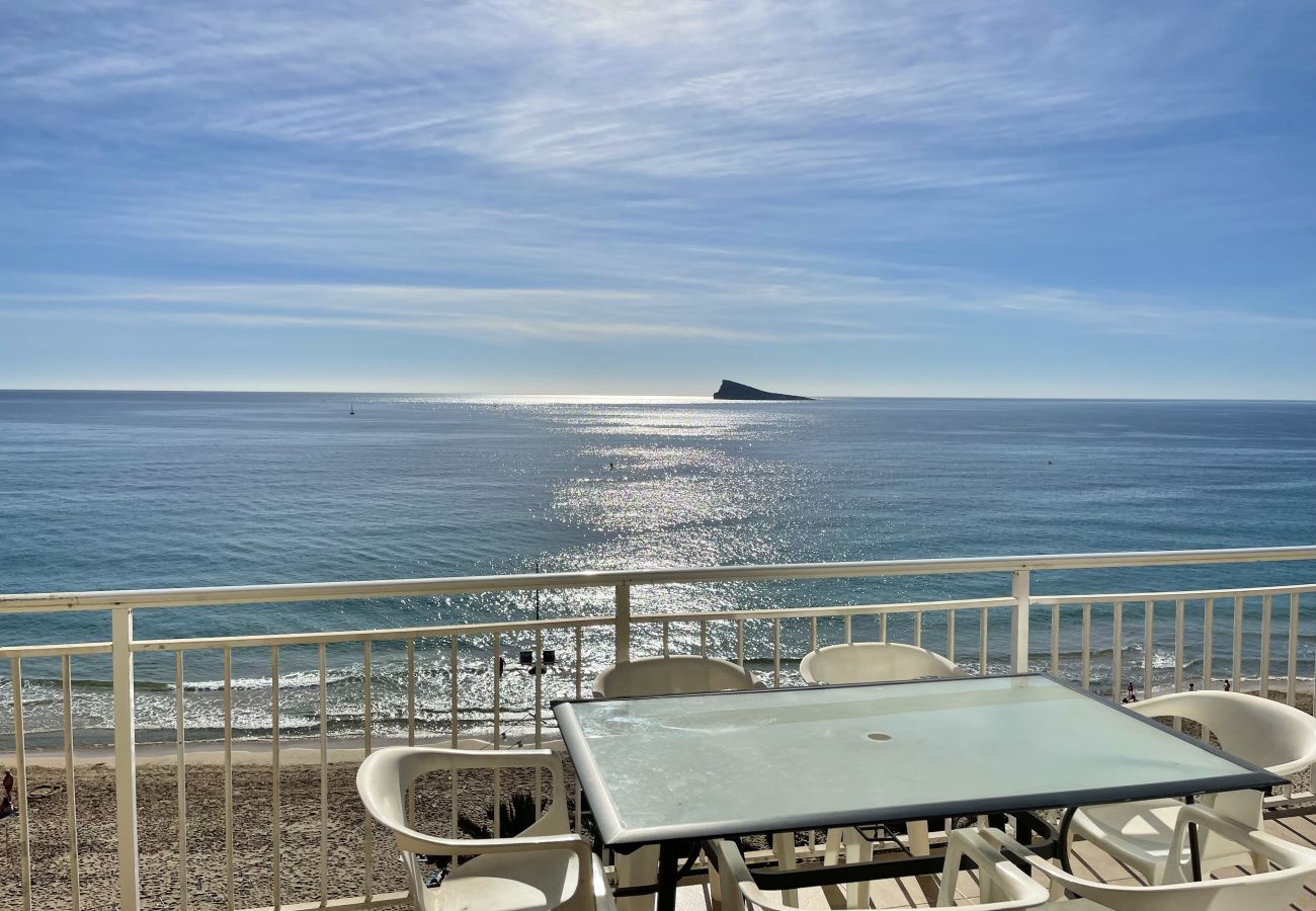 Apartment in Benidorm - SEAFRONT OLD TOWN R104