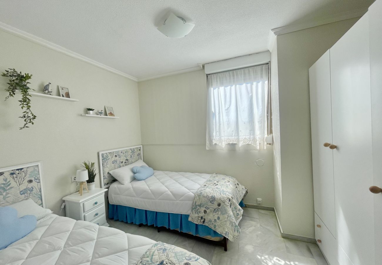 Apartment in Benidorm - PARAISO II R117