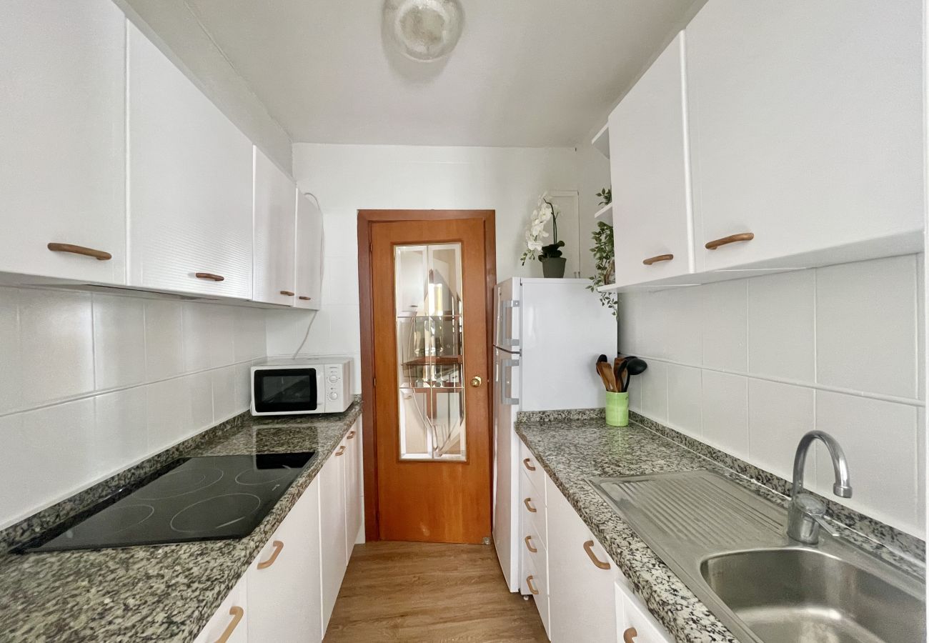 Apartment in Benidorm - PARAISO II R117
