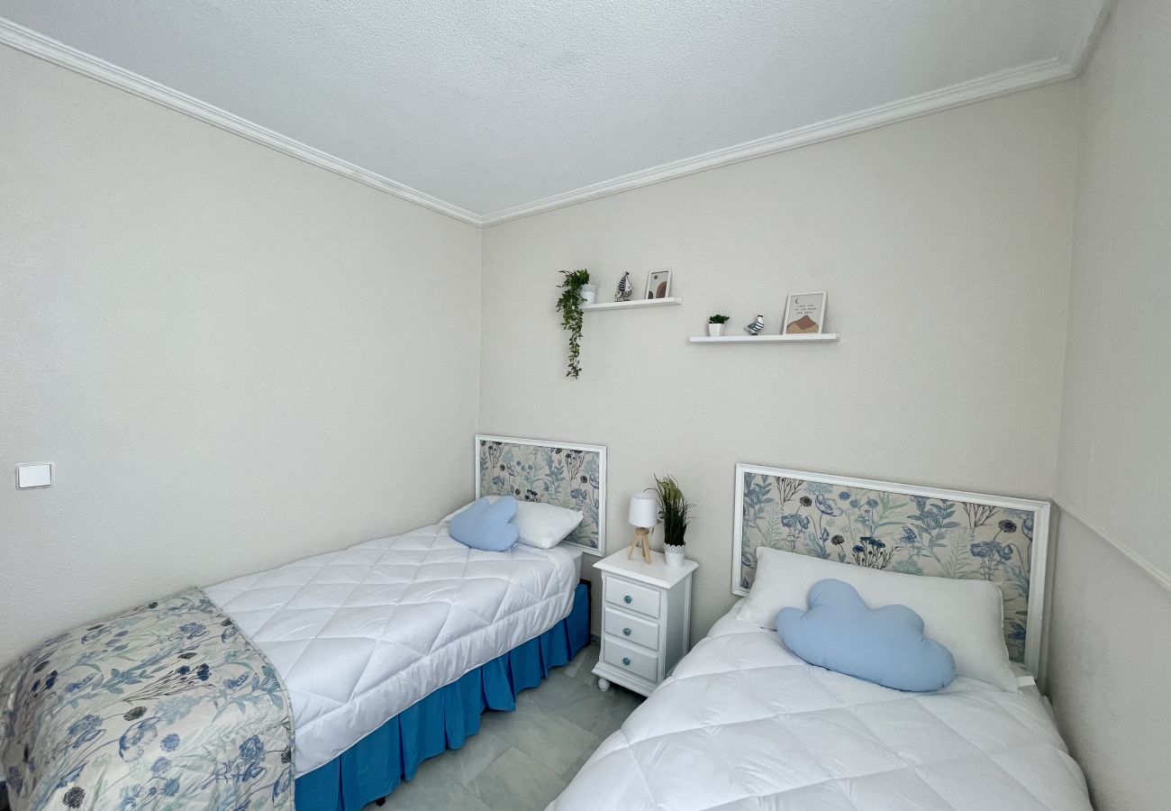 Apartment in Benidorm - PARAISO II R117