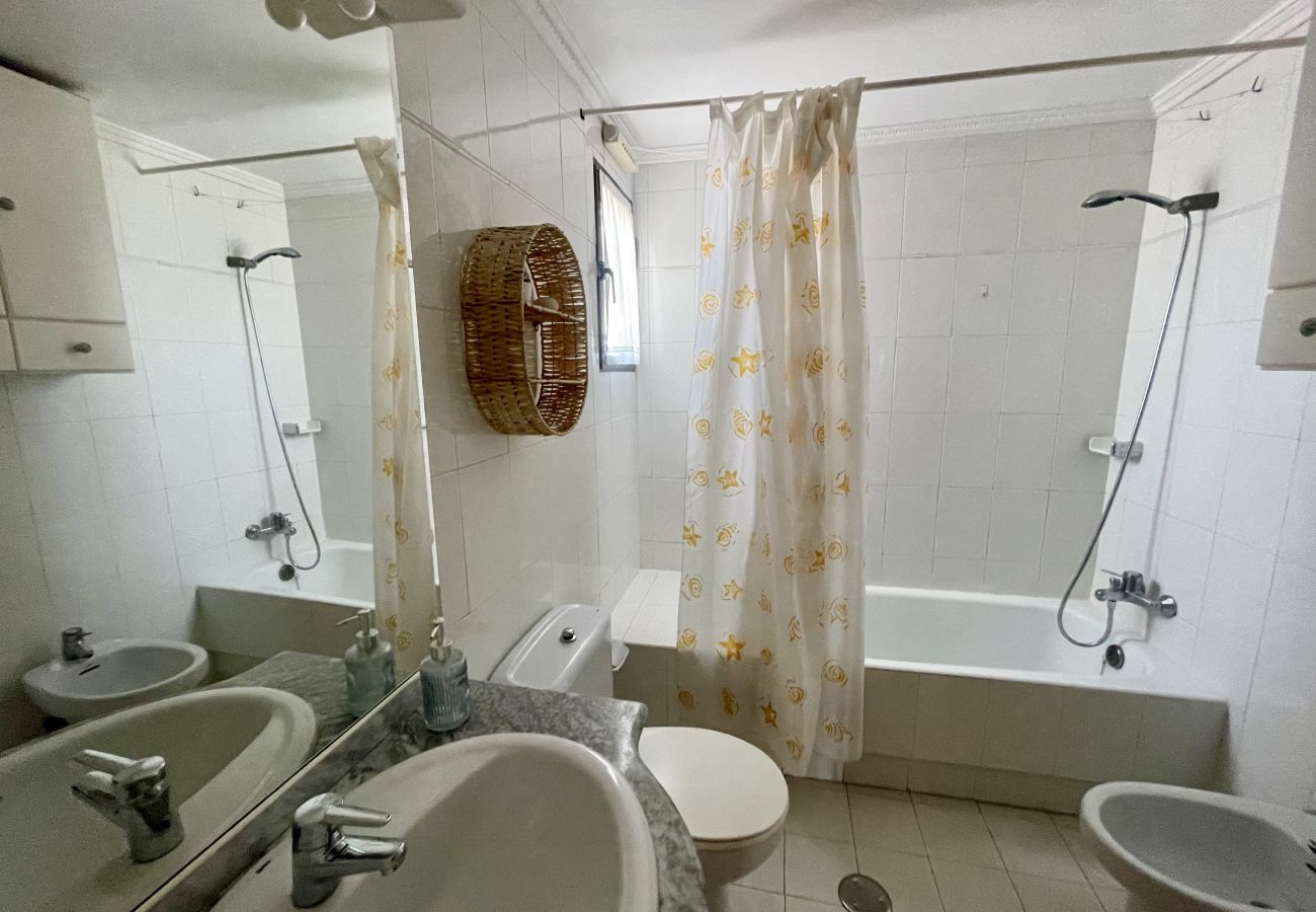 Apartment in Benidorm - PARAISO II R117