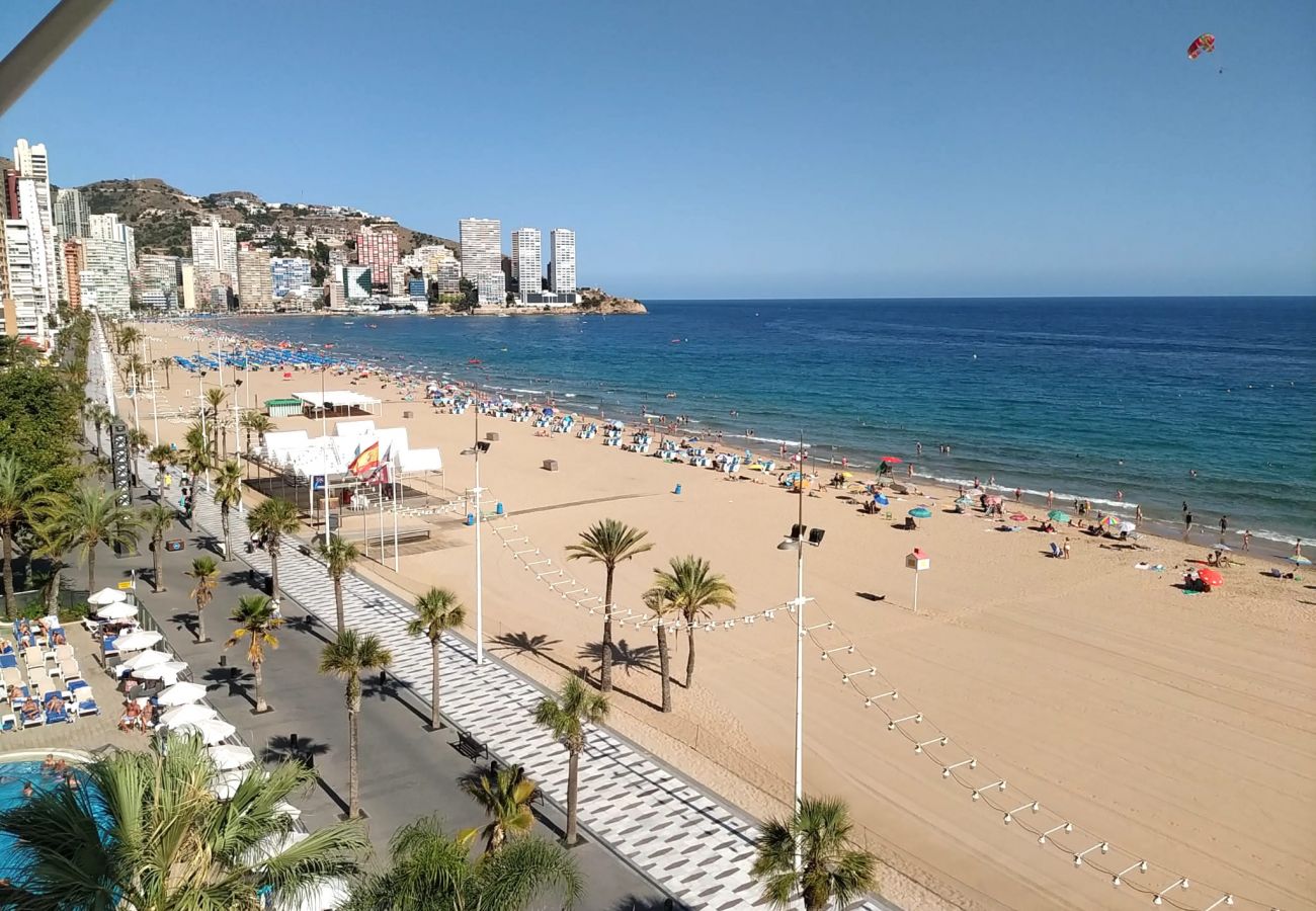 Apartment in Benidorm - SEAFRONT HOLIDAY MIRAMAR R090