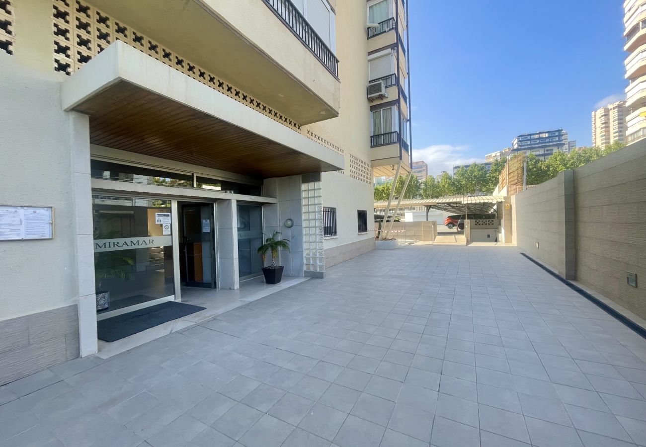 Apartment in Benidorm - SEAFRONT HOLIDAY MIRAMAR R090