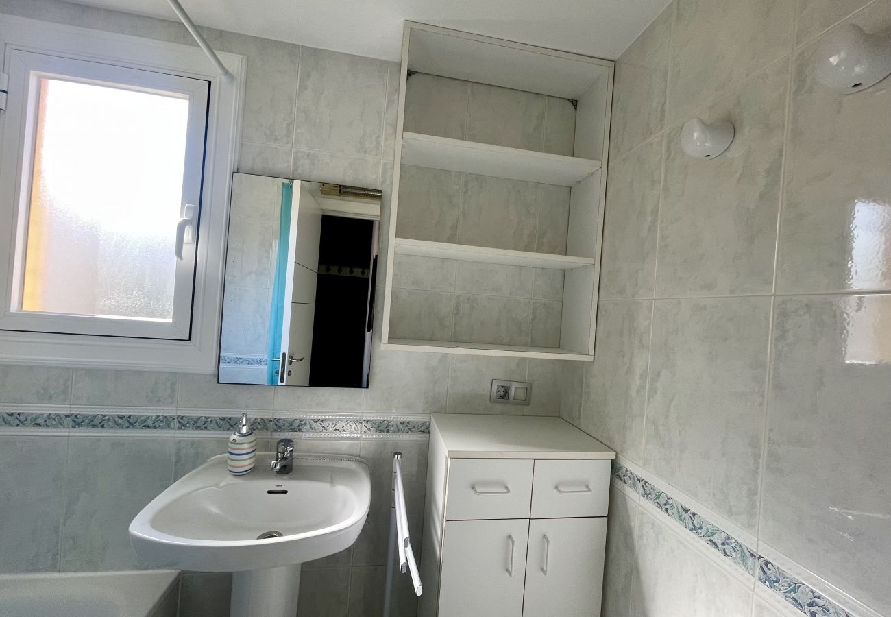 Apartment in Benidorm - EUROPA GARDEN LEVANTE BEACH R129