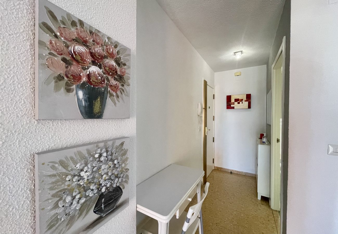 Apartment in Benidorm - EUROPA GARDEN LEVANTE BEACH R129