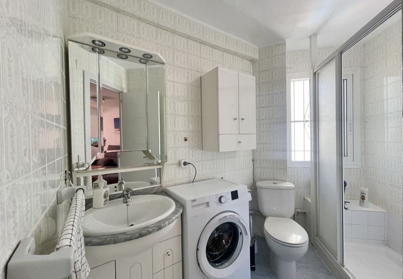 Apartment in Benidorm - GERONA CENTER APARTMENT (R130)