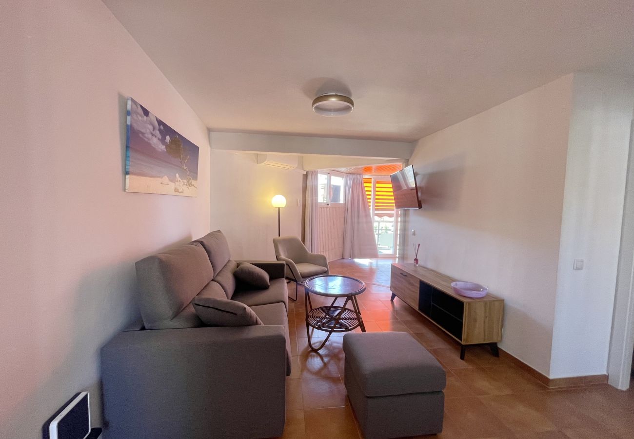 Apartment in Benidorm - GERONA CENTER APARTMENT (R130)