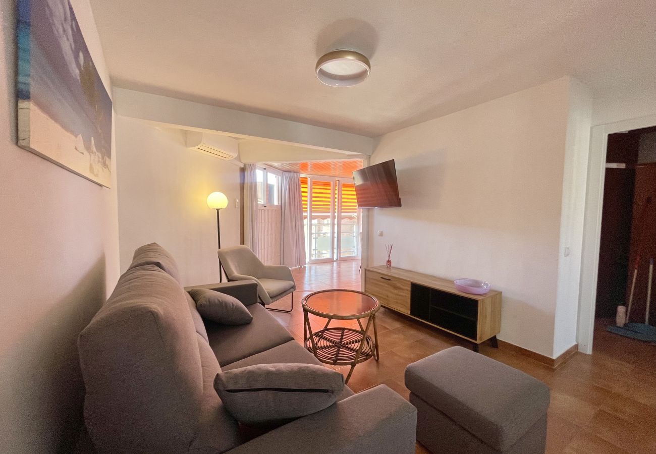 Apartment in Benidorm - GERONA CENTER APARTMENT (R130)