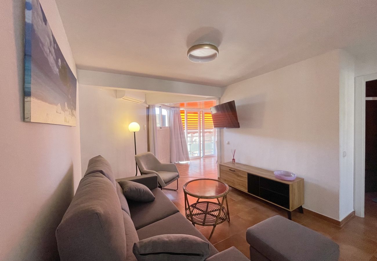 Apartment in Benidorm - GERONA CENTER APARTMENT (R130)