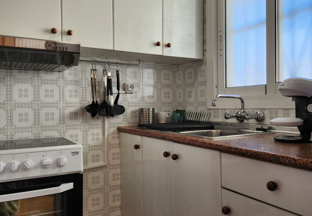 Apartment in Benidorm - GERONA CENTER APARTMENT (R130)