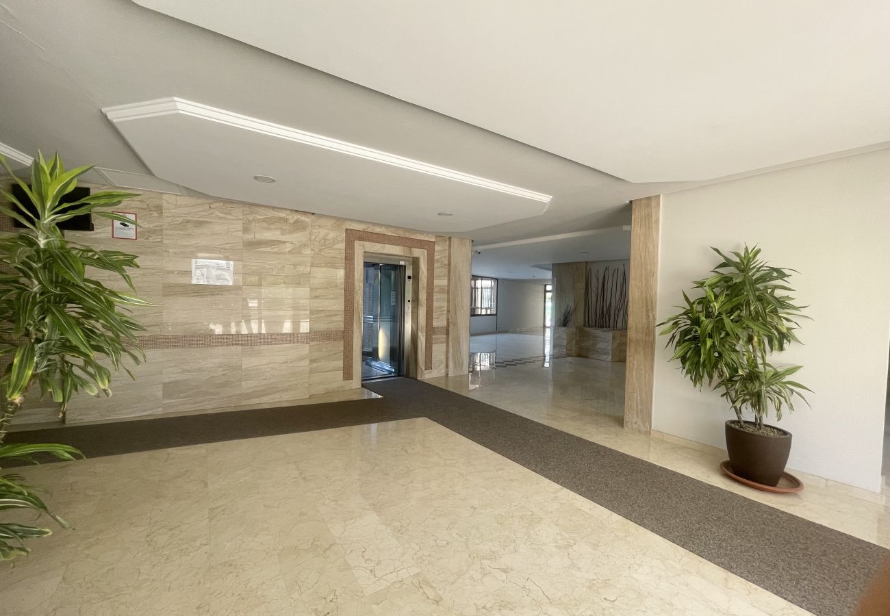 Apartment in Benidorm -  TORRE MAR HIGH VIEWS  NEW TOWN  R134