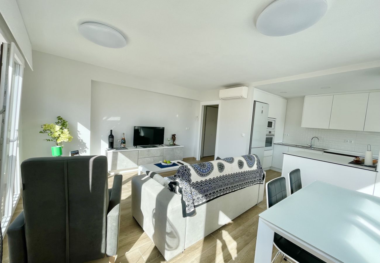 Apartment in Benidorm - LUXURY CENTER APARTMENT R136