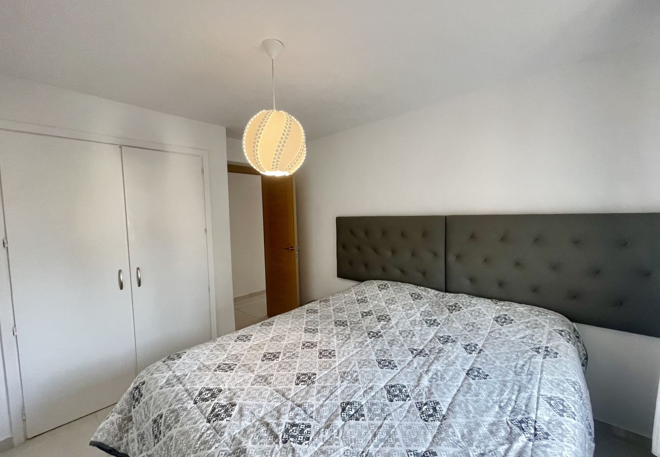 Apartment in Benidorm - Torre Colón (R139)
